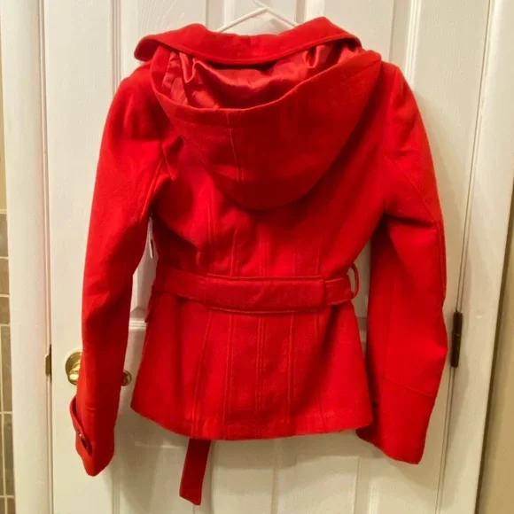 Junior’s Maralyn and Me brand Red Coat - Picture 6 of 16